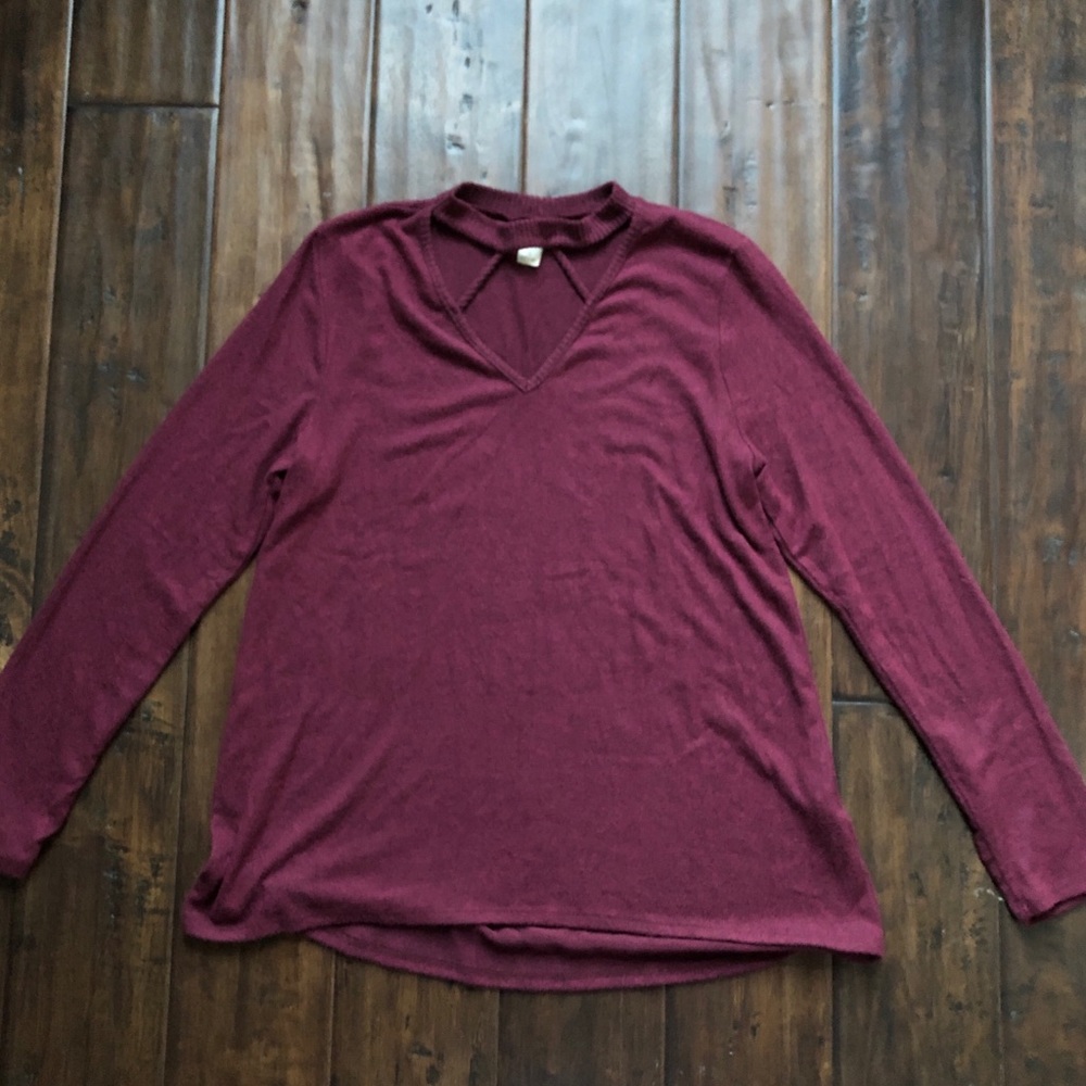 maroon long sleeve v neck